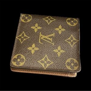 Authentic Vintage Louis Vuitton Monogram Bifold Wallet (men’s designer)